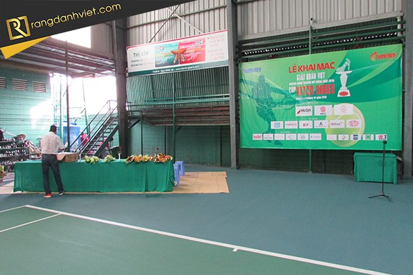 Sân khấu sự kiện khai trương